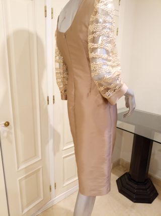 Vestido y abrigo cóctel ceremonia beige/oro