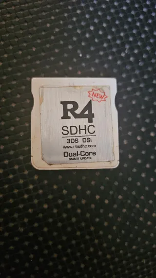 Cartucho universal DSi y 3DS + MicroSD 4GB