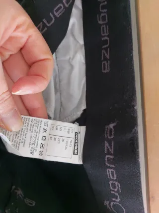 Pantalones de equitación negro.