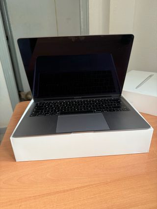 MacBook Air 13'' 2019 Retina SSD como Nuevo +ofice