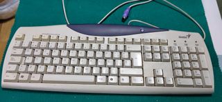 Teclado GENIUS Antiguo Ordenador