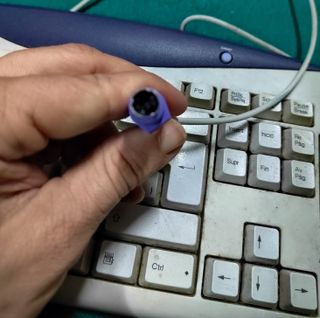 Teclado GENIUS Antiguo Ordenador