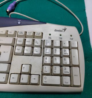 Teclado GENIUS Antiguo Ordenador