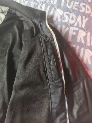 Cazadora Pull&Bear Negra Hombre