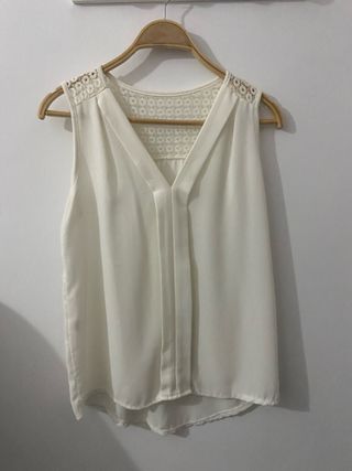 Blusa sin mangas con encaje