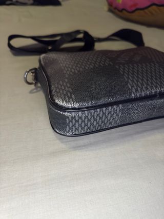 Bandolera Louis Vuitton Negra y Gris