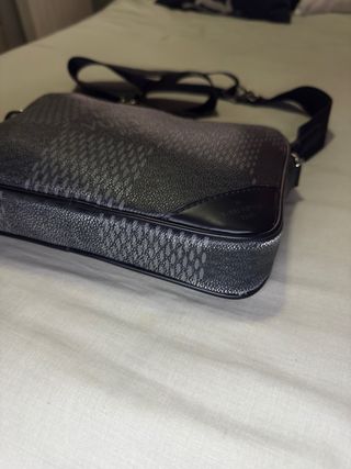 Bandolera Louis Vuitton Negra y Gris
