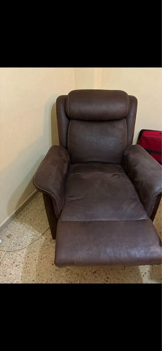 Sillón relax de piel marrón