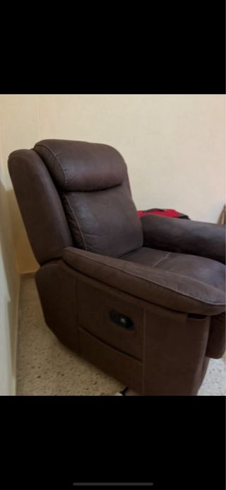Sillón relax de piel marrón