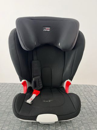 Silla de coche Britax Römer negra.