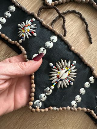 Cinture etniche con conchiglie e perline