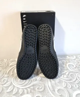 Scarpe Nike Unisex Nere e Bianche Tg. 38.5