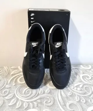 Scarpe Nike Unisex Nere e Bianche Tg. 38.5