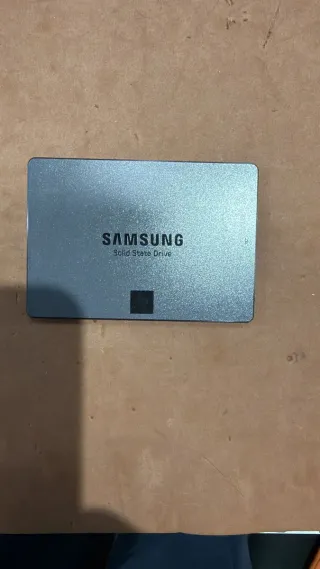 2x SSD Samsung 860 EVO 250GB + 840 EVO