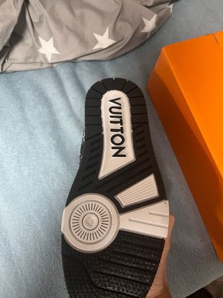 Zapatillas Louis Vuitton Negras y Blancas