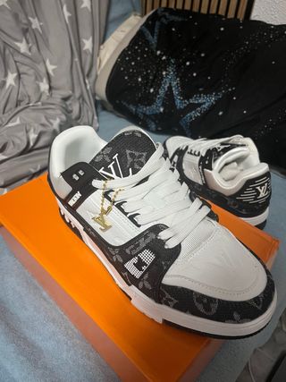 Zapatillas Louis Vuitton Negras y Blancas