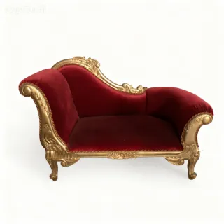 Diván Dorado y Terciopelo Rojo