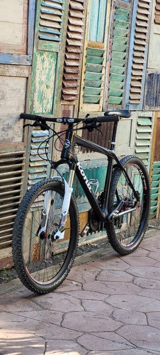 Kona Kula Watt carbon 27.5"o26" t. L equipada tope