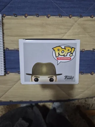 Funko Pop Hopper 512 Stranger Things Dorado