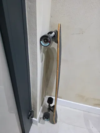 Longboard Negro con Diseño Y