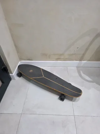 Longboard Negro con Diseño Y