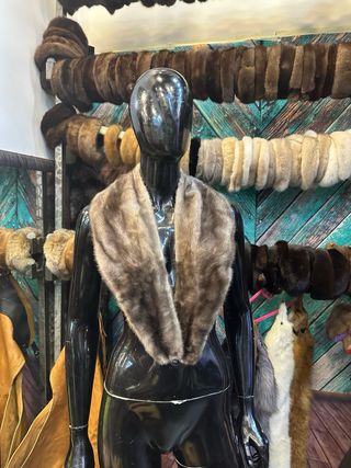 Collo di pelliccia marrone/grigio