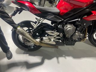 Tubo de escape Triumph Street Triple