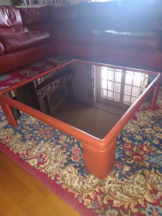 Tavolino Frau in pelle e vetro