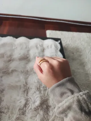 Anillo dorado trenzado