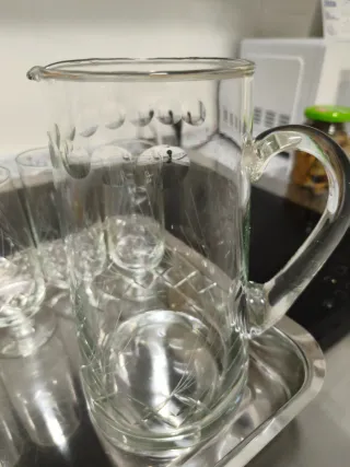 Juego de 7 vasos y 1 jarra de cristal tallado