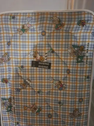 Colchón cuna El Corte Inglés + juegos de sábanas