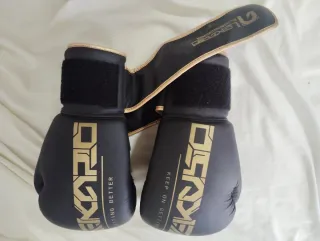 Saco de Boxeo Lekaro de Pie y guantes