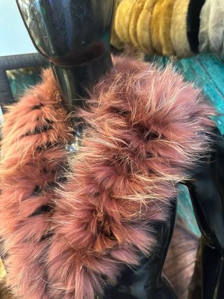 Collo pelliccia rosso / nero