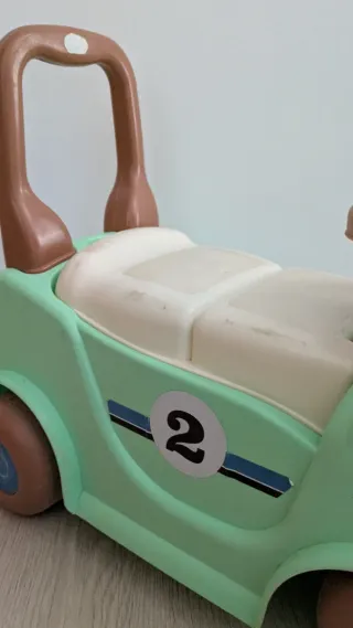 Coche correpasillos verde vintage 10-36 meses