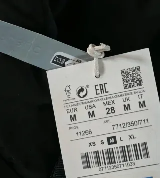 Anorak Pull&Bear beige y negro