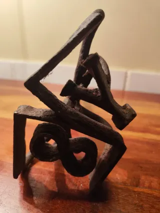 Antiguo marcador de hierro forjado