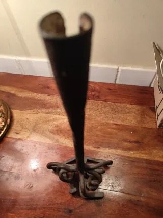 Antiguo marcador de hierro forjado