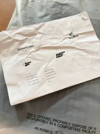 Nuovo mai indossato con cartellino e ricevuta.