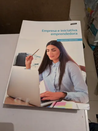 Libro de Empresa e Iniciativa Emprendedora Ilerna
