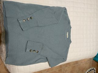 Jersey azul claro con botones