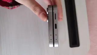 Samsung Galaxy Z Flip 6 256GB Argento 1 anno di utilizzo