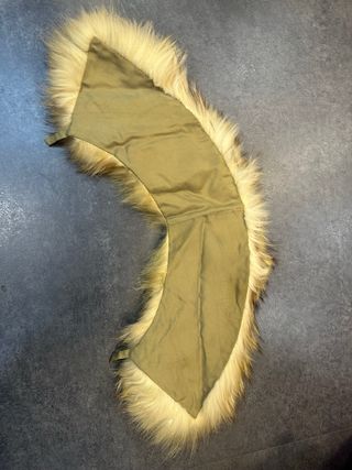 Collo di pelliccia beige e marrone