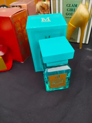 Perfume Rojo y Dorado