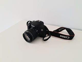 Cámara Canon EOS 2000D