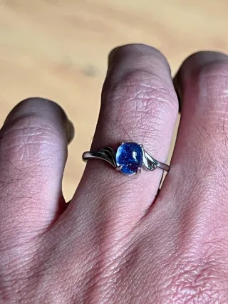 Anello in argento 925 placcato rodio con cabochon