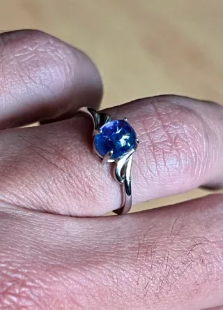 Anello in argento 925 placcato rodio con cabochon