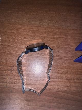 Reloj Negro y Plateado Sin Uso