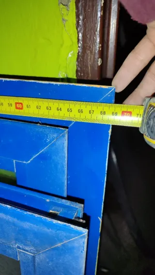 Ventana aluminio azul con cristal