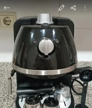 Cafetera de brazo negra