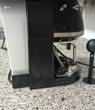 Cafetera de brazo negra